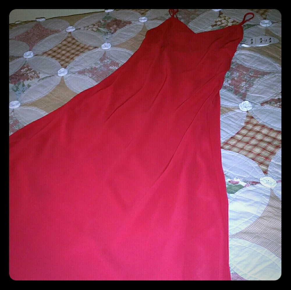 Beautiful Red Formal Evening Gown w/Rhinestones